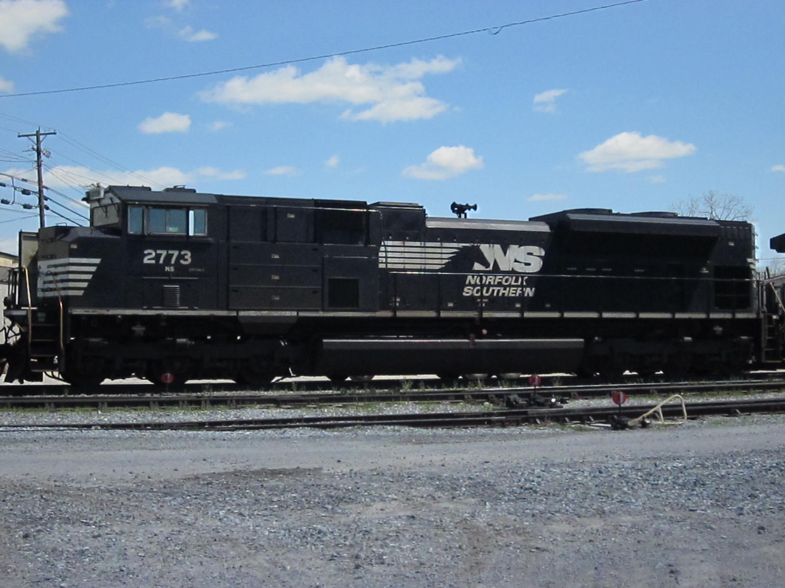 NS 2773 being fueled and fired up.